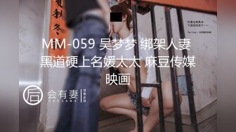 腹肌帅哥上演湿身诱惑,还尿在了身上