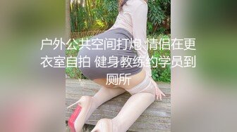 高颜值长发美女！给大家秀一波！苗条身材贫乳，穿上情趣内衣，扒开顶着揉穴，近距离特写