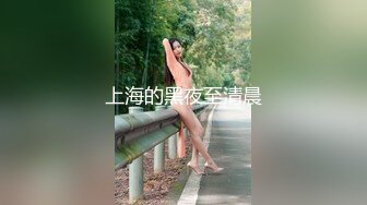  年轻小情侣开房，漂亮小女友，玩了几把游戏想要来一发，撩起裙子骑身上，扭腰摆臀后入