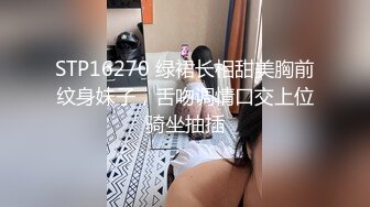   黑客破解家庭网络摄像头偷拍最近天气冷夫妻刚吃完晚饭不就就迫不及待上床过性生活了