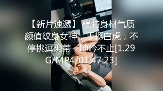 商场女厕偷拍长裙美女 看这眼神难道被发现了