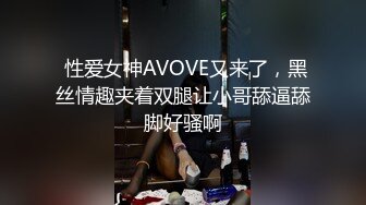 极品姐妹花给小哥口交大鸡巴，让小哥疯狂抽插爆草浪叫不止